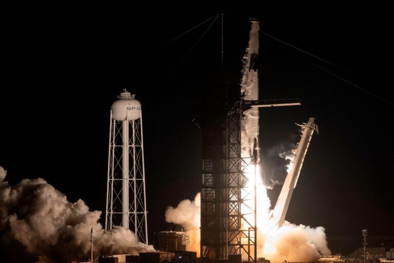 SpaceX公司第三批衛星發射升空 創多項紀錄