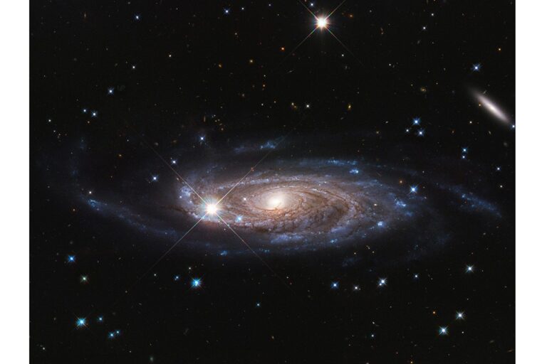 哈勃發現迄今最大星系 擁有一萬億顆恆星