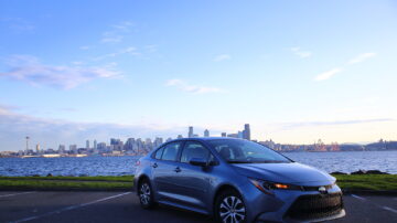 車評：超越53MPG 2020 Toyota Corolla Hybrid LE