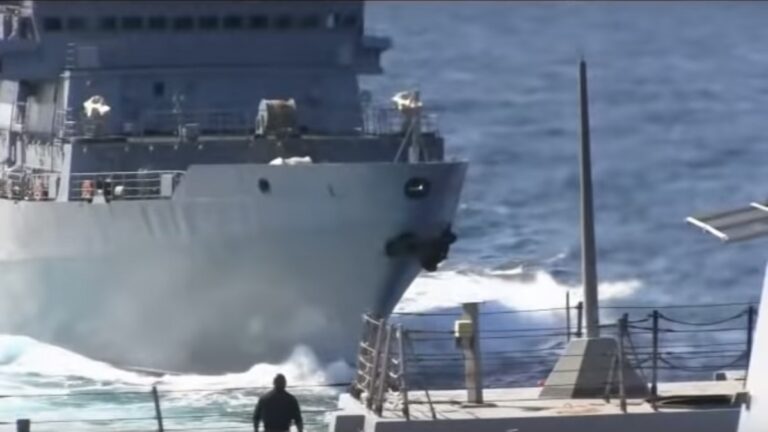中東挑釁 俄艦逼近美艦不到55公尺才轉向(視頻)