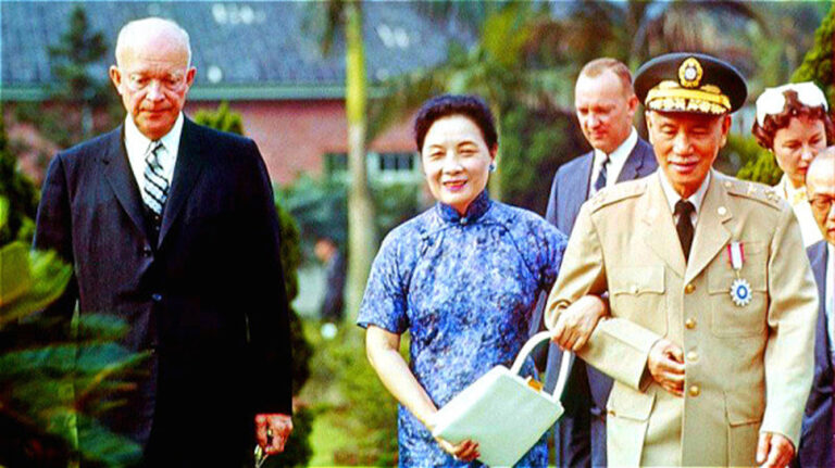 政治聯姻？蔣介石日記曝宋美齡終生不育真相