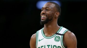 NBA沃克40分领军反扑 雄鹿惊险守成