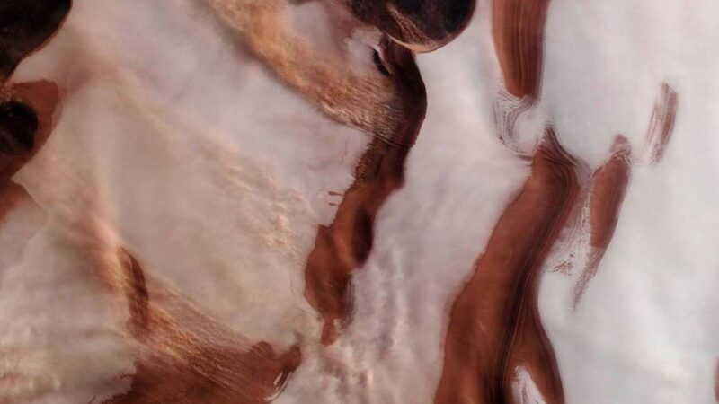 火星快车发回北极冰帽照片