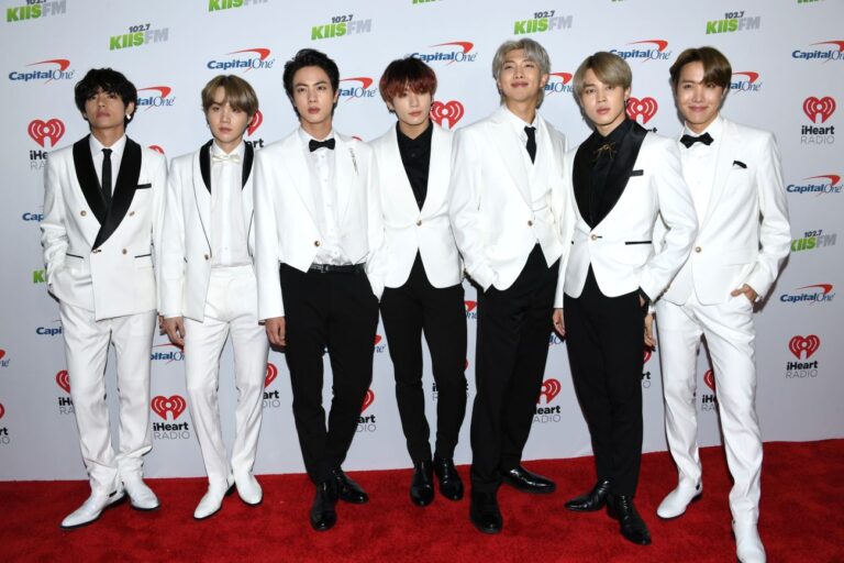 BTS成首個包攬金唱片獎音源及唱片大獎歌手