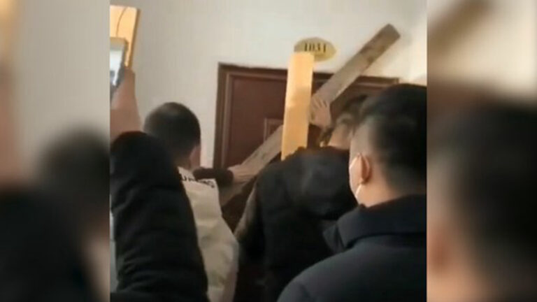武漢肺炎患者陷絕境 醫院拒收、家門被封
