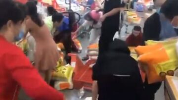 抢购潮蔓延中国 多地大叔大妈抢破头(多视频)