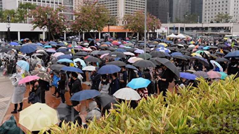 跨年夜港人築起幾公里人鏈 呼籲繼續抗爭