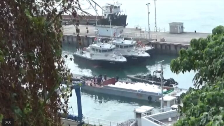 追逐走私船 香港巡邏艇翻覆 3海關殉職