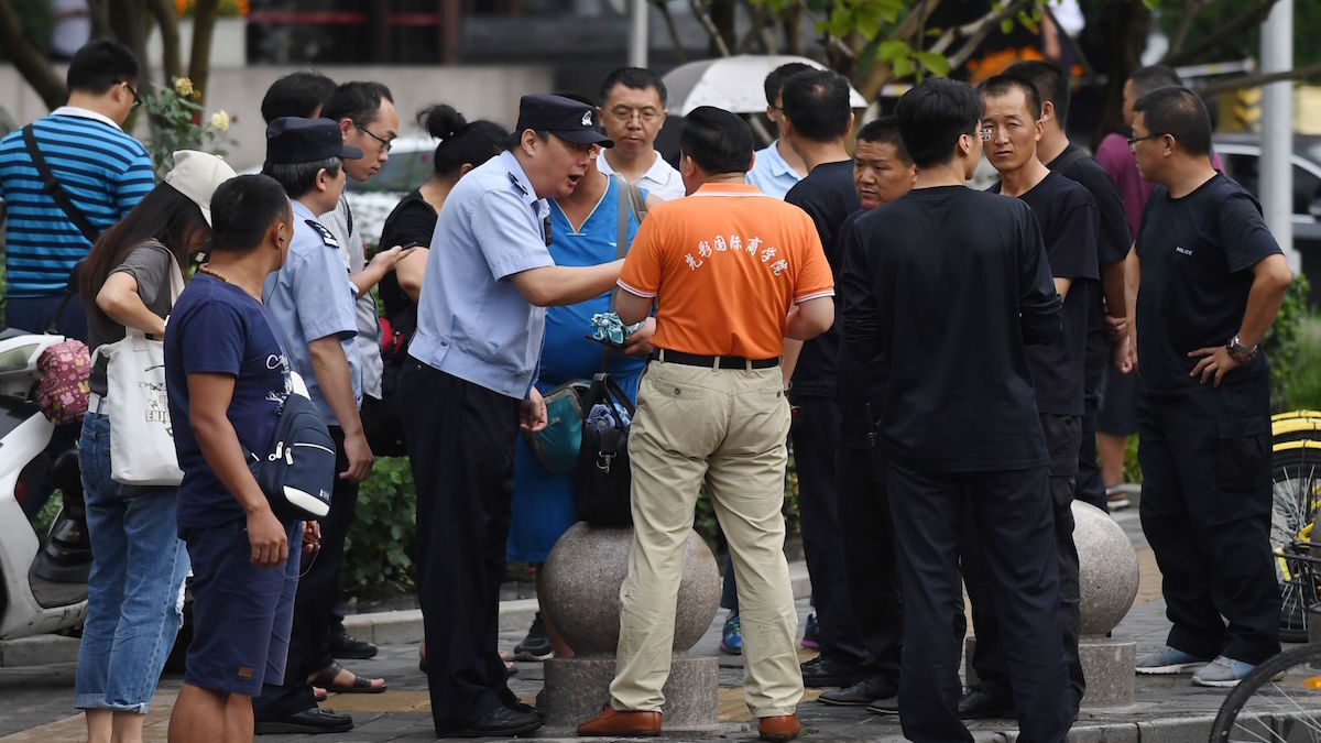 【禁闻】中国逾6000家P2P平台倒闭 受害者求助无门