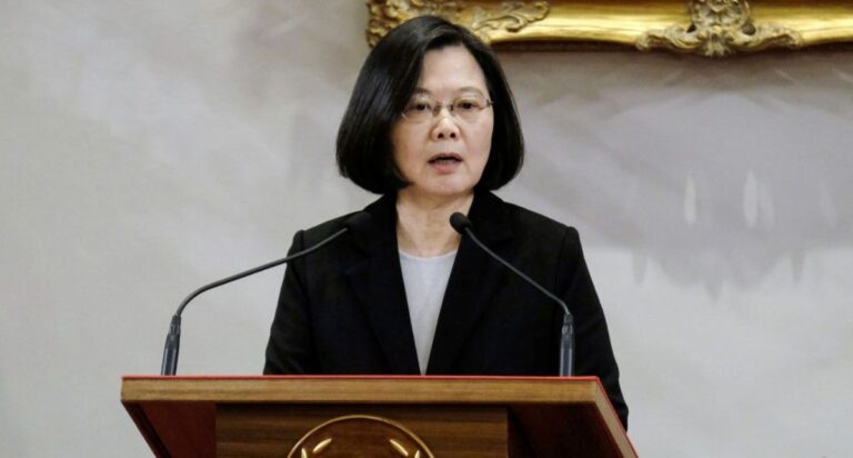 兩岸新年談話對比鮮明 蔡英文強硬發聲:民主需要防衞