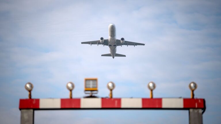 民航飛機為什麼不給乘客配備降落傘？原來如此