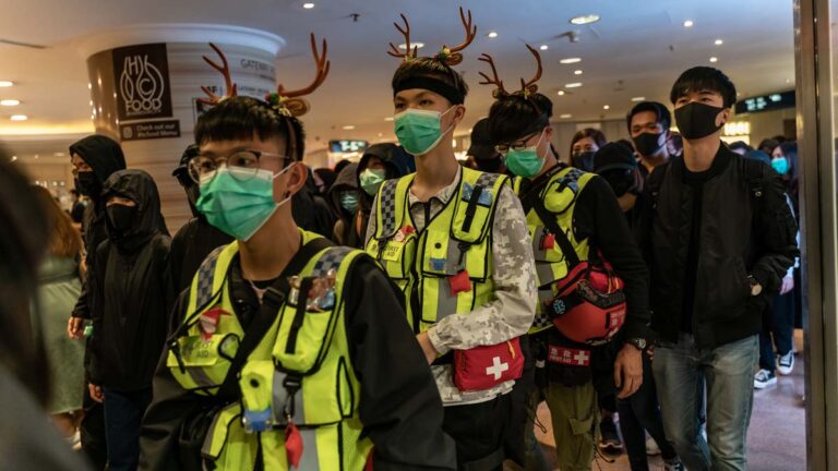 鄭文傑翻版？港「國難忠醫」成員廣州「嫖娼」被抓