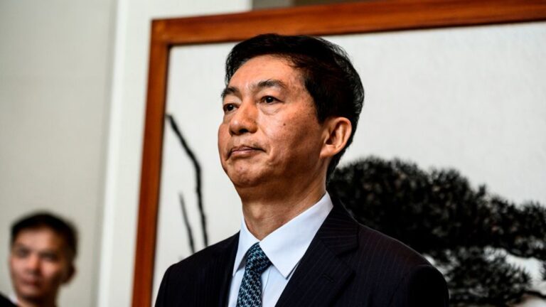 非常時期換非常之人 駱惠寧記者會雙腿顫抖