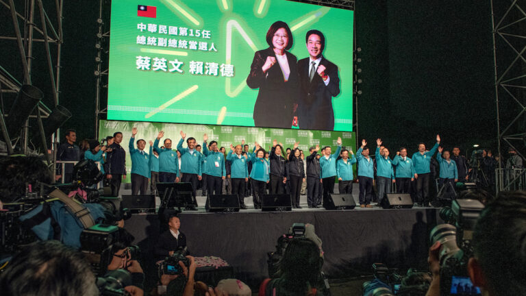 世界的十字路口:台灣大選落幕 蔡英文為何橫掃817萬票？韓國瑜為何慘敗？