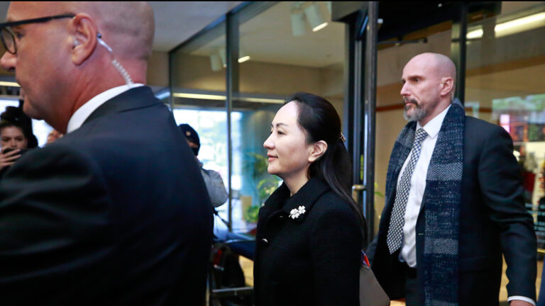 孟晚舟案加法院再上庭 激辯「雙重犯罪」