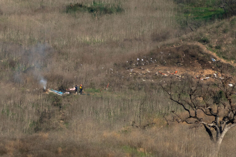 科比墜機細節 疑天候不佳 低空盤旋後撞山