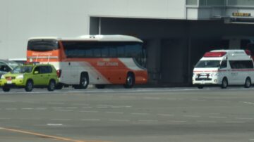 绝望湖北人追砍警察 大学生泣诉：我像瘟神