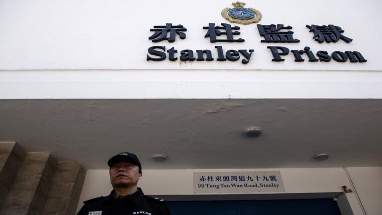 香港賊王季炳雄出獄 警方高度戒備押送國際機場