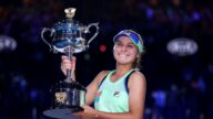 澳网捧杯 21岁美国姑娘肯宁首夺大满贯