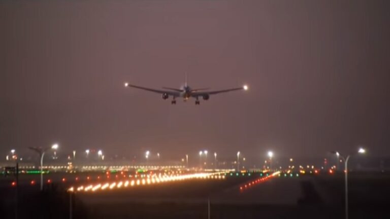 空中驚魂4小時 加航起飛後出問題平安返降(視頻)