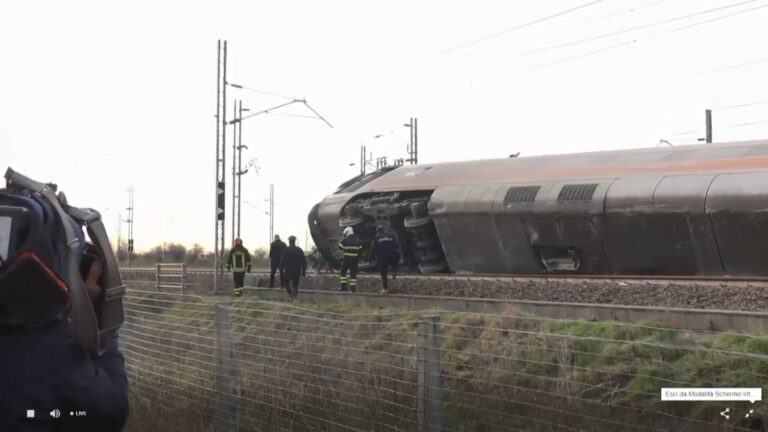 意大利高速列車出軌 釀2死30傷(視頻)