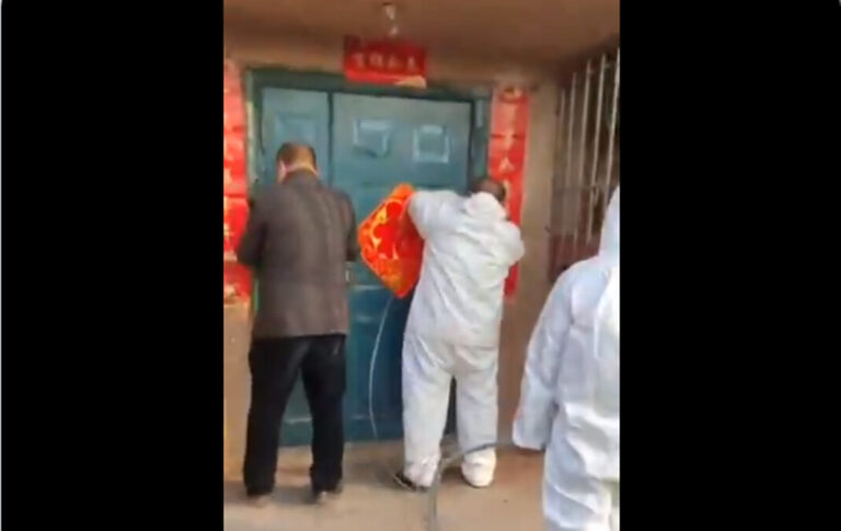 從封家到封樓 網傳視頻：鐵絲擰死樓門