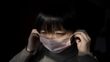 武漢女哭訴：家裡斷水斷糧 求救無門(視頻)