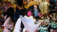 疫症陰霾下 港情人節花價大跌三成