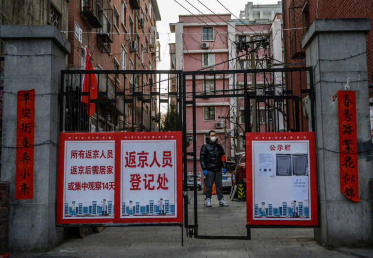 觀眾爆料：自己被當成低端人口被驅趕 家門被封 在中國生活真難吶！