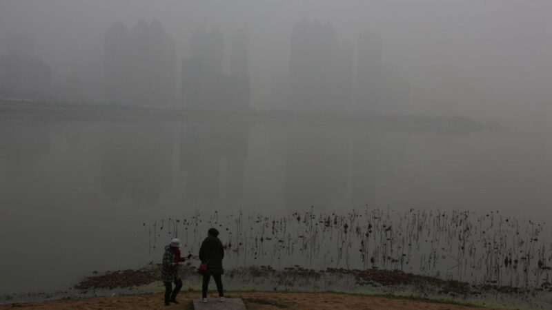 诡异雾霾笼罩中国 网友：这是“尸霾”(视频)