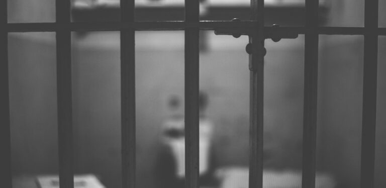 遼寧法官郭薇薇誣判多名法輪功學員