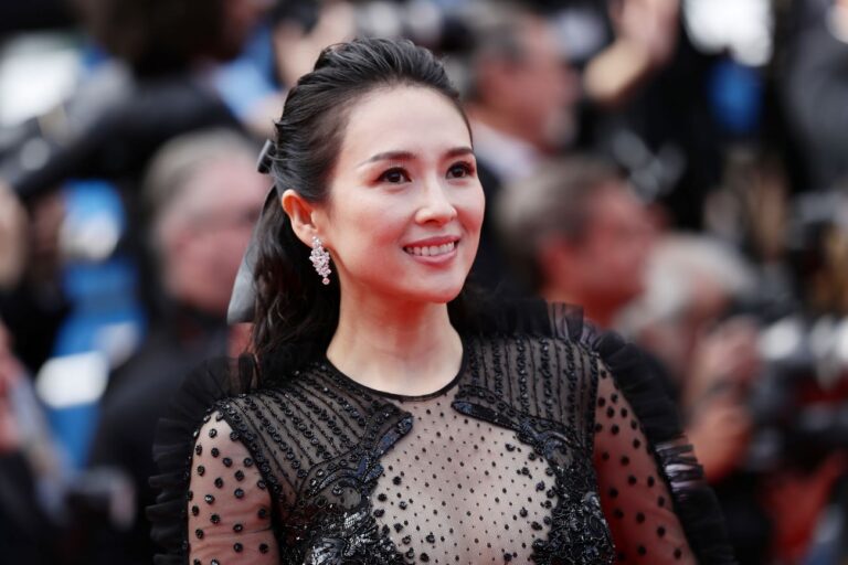 藉悼張國榮嘆疫情 章子怡：祈所有人共渡難關