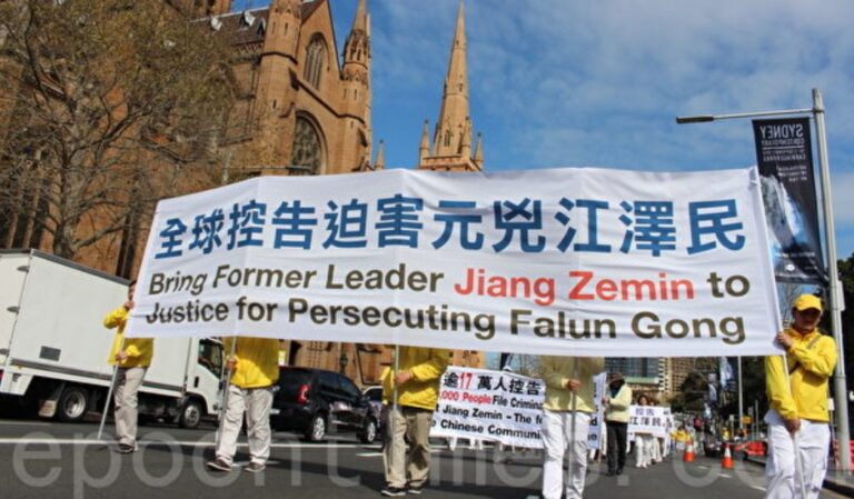 香港青年：法輪功反迫害講真相影響巨大（組圖）