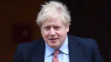 英首相发文喊话北京:拟修法接纳300万港人