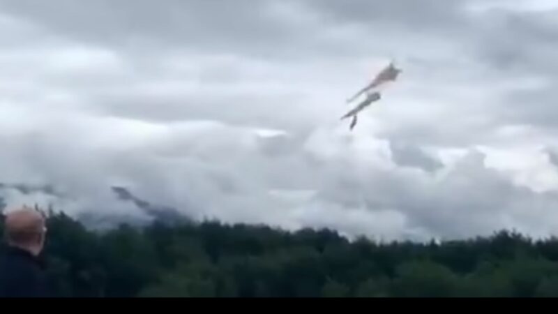 加拿大雪鳥特技飛行隊演出 不幸墜毀釀一死
