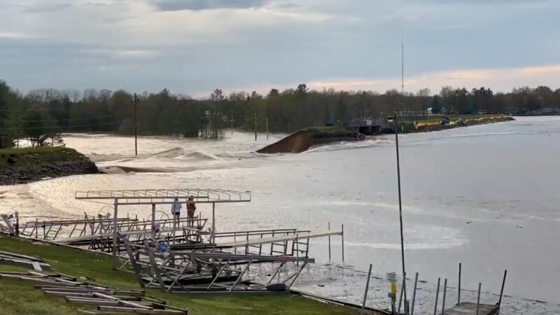 美国密州两水坝溃决 下游发暴洪紧急状态