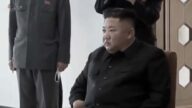 金正恩露面视频流出 脚步不稳两眼发直