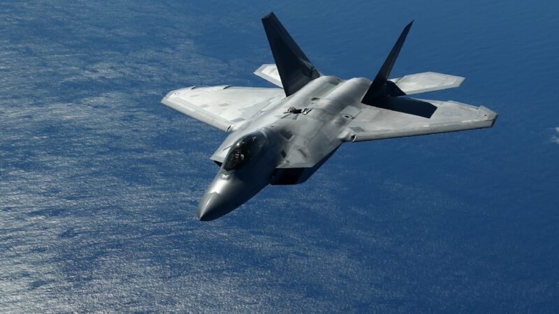 美空军推出对华战争新方案 F-22猛禽战机担重任