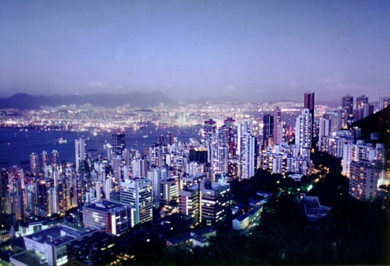 市場擔憂資金流出香港 港元匯率承壓