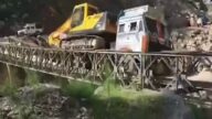 載運挖土機赴邊境 印度貨車超重橋斷墜谷