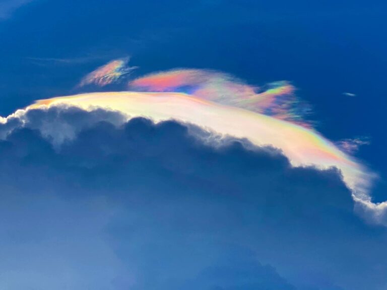 罕見「火彩虹」驚現台灣天空 網友直呼太美