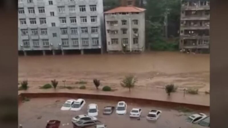 公路塌方房屋沖走 重慶綦江面臨80年最大洪災（視頻）