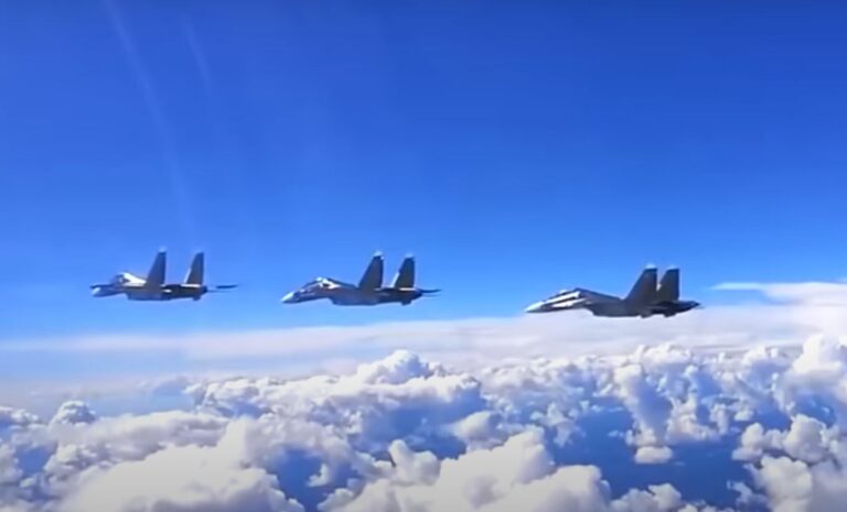 疫情期台海不平靜 美中軍機同日飛台灣空域