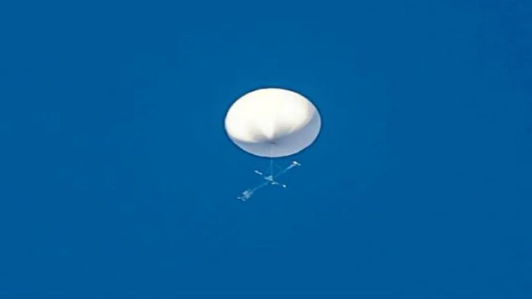 日本上空現「懸空十字架」，2020年大事、奇事多