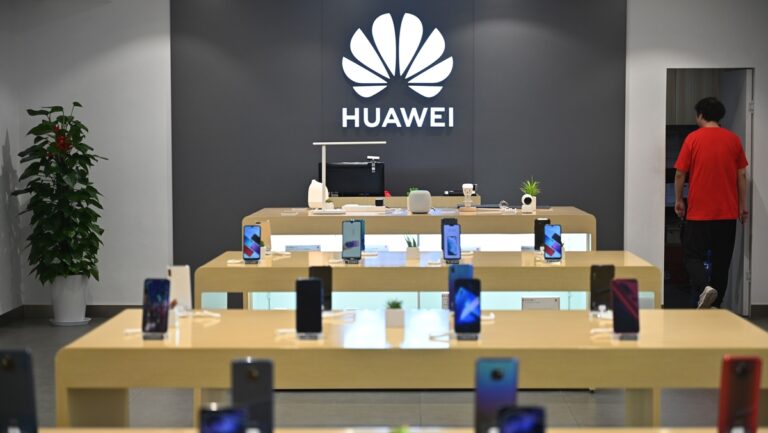 英國宣佈禁用華爲 議員：即將進入新冷戰