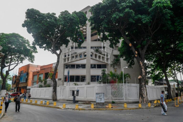 委反對派領袖突然失蹤 法大使官邸遭斷水電