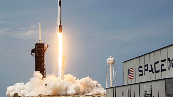 美中角力冲出地球：中共航天事故Vs美SpaceX升空