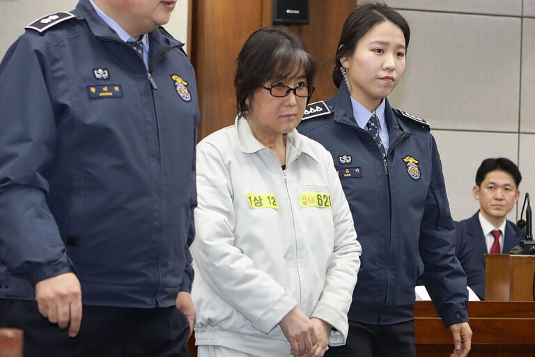 朴槿惠閨密干政案 崔順實被判18年定讞