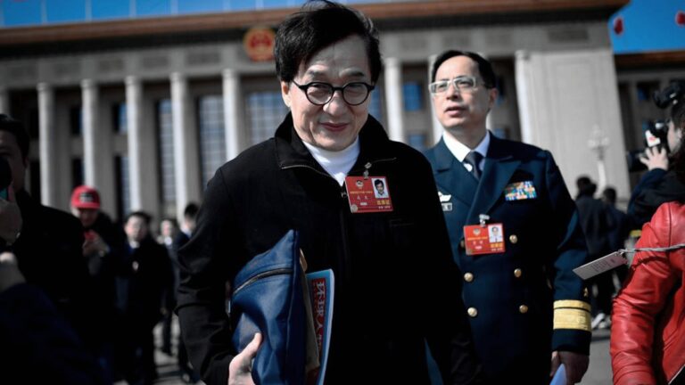 成龍挺誰誰死！中共公安用的電動平衡車將停產