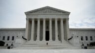 最高法院阻止终结“达卡” 川普呼吁任命新大法官